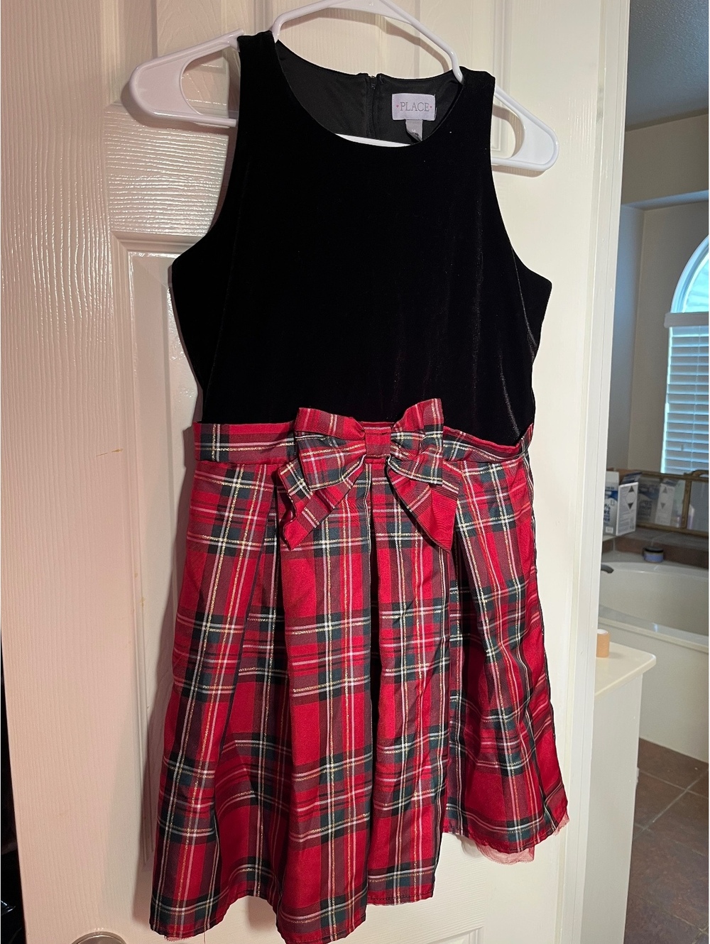 The Children's Place Girls' Size 16 Black Velvet and Red Plaid Holiday Dress
